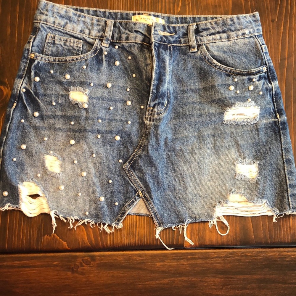 Denim mini skirt with pearls